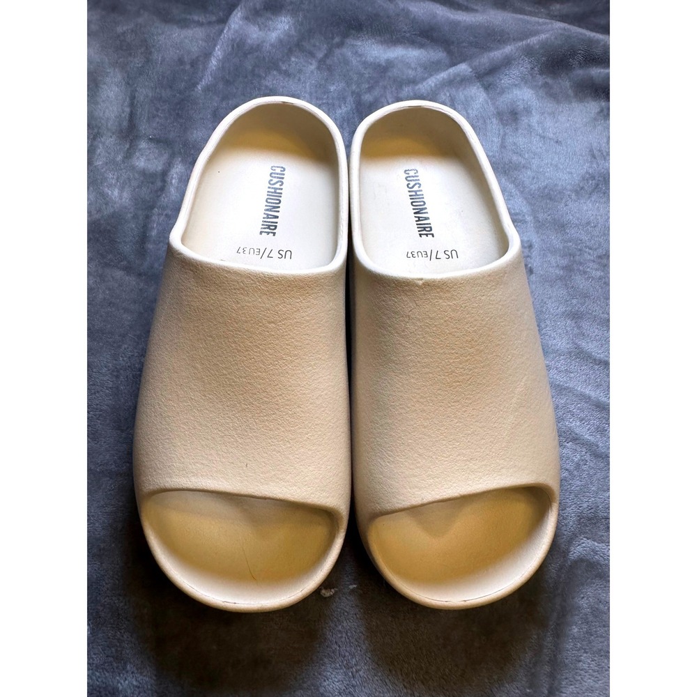 Cushionaire Feather Recovery Slides Cream Beige Platform Sandals Womens 7 EU 37